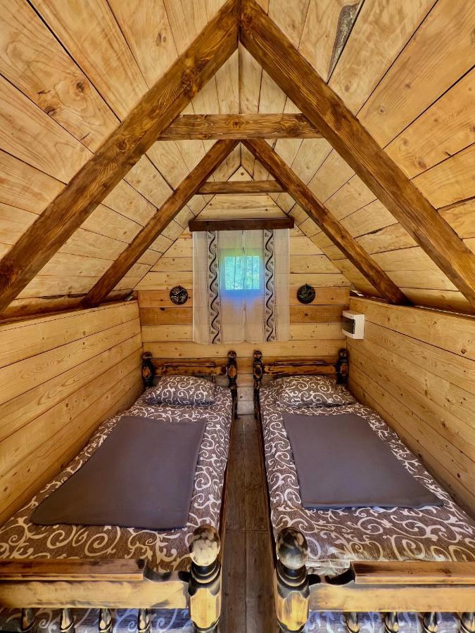 Vikendica,Bungalovi Lipska Pecina Cetinje Ngoại thất bức ảnh