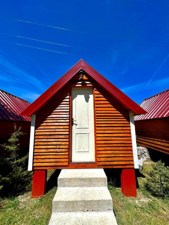 Vikendica,Bungalovi Lipska Pecina Cetinje Ngoại thất bức ảnh